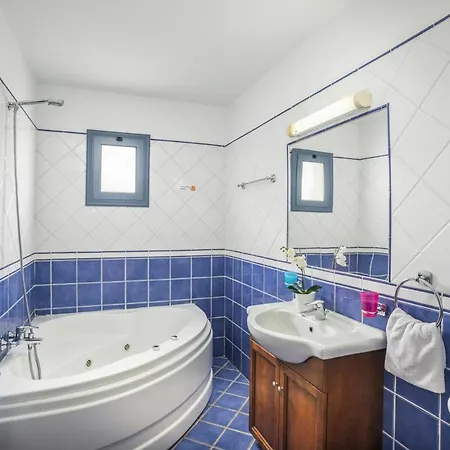 Sleeps 8 With Pool And Air Con 빌라 페이야