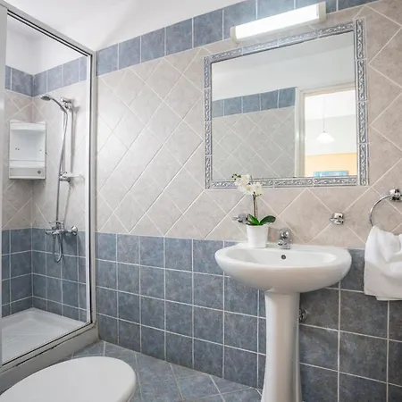 Sleeps 8 With Pool And Air Con 빌라 페이야
