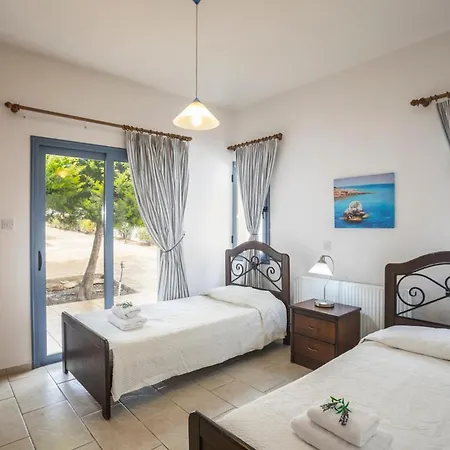 Sleeps 8 With Pool And Air Con فيلة *